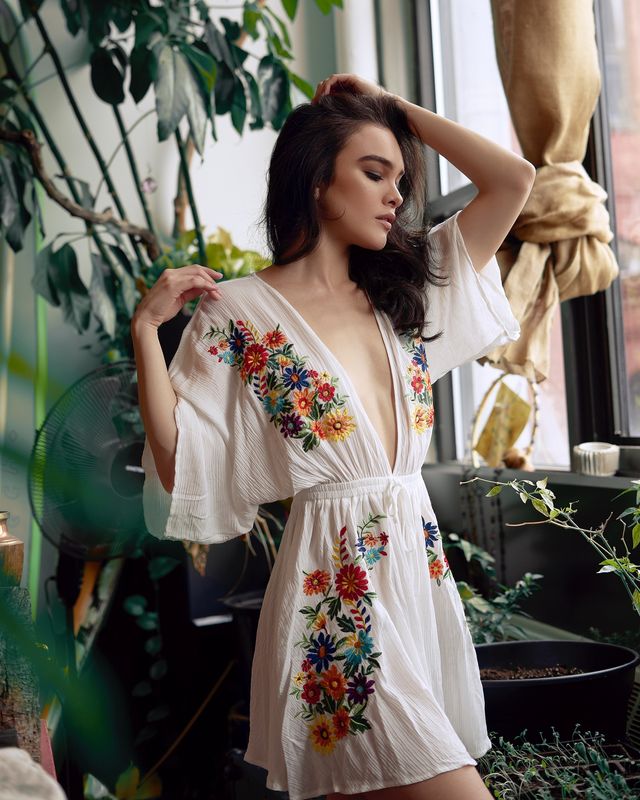 Спокусливі дівчата на вулицях - фото 279800