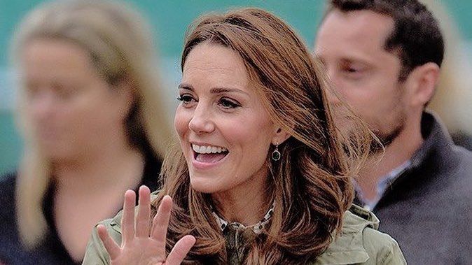 Кейт Міддлтон повернулася до королівських обов'язків і вразила своїм стилем