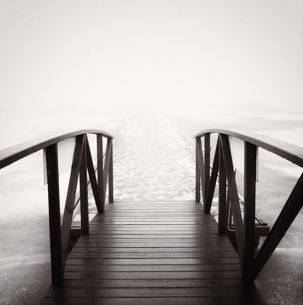 Тихі моменти: чорно-білі фото, які заворожують