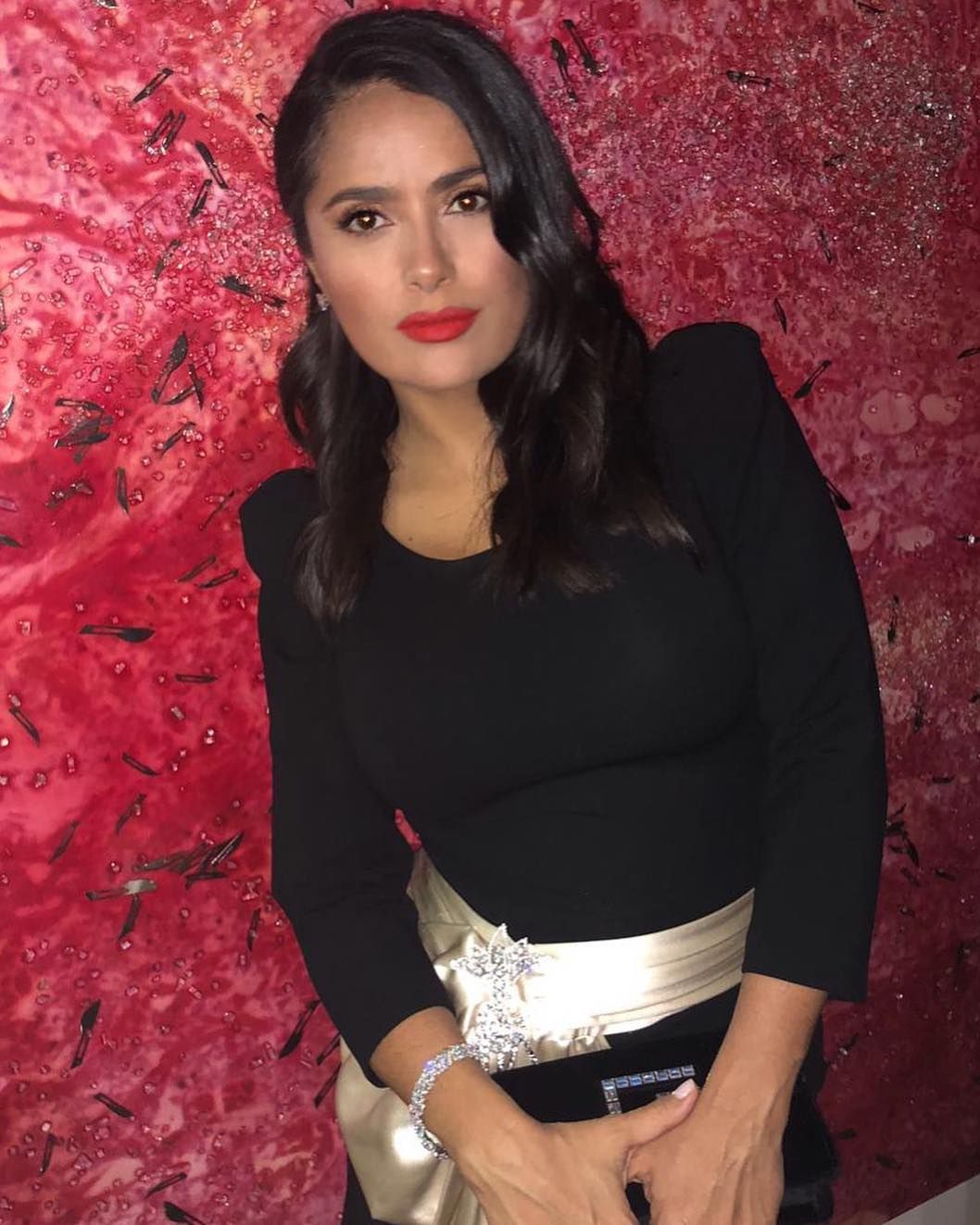 Спокуслива білявка: Сальма Хайєк кардинально змінила стиль