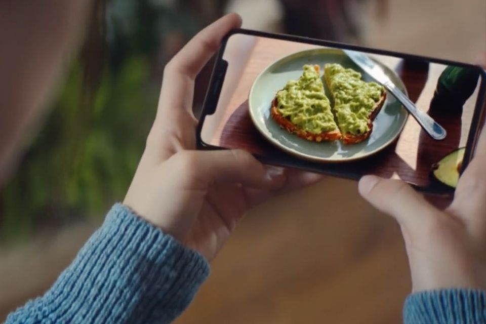 Більше – краще? Нова реклама IPhone XS здивувала користувачів