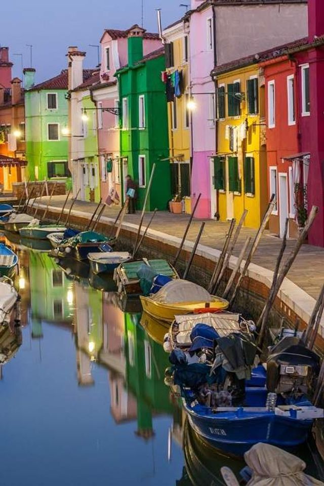 Як виглядає найяскравіший квартал Венеції - фото 282317