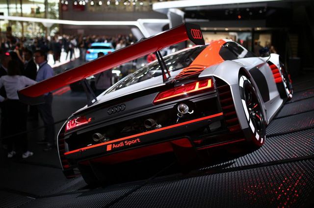 Audi показала унікальну R8 за майже 400 тисяч євро - фото 279844