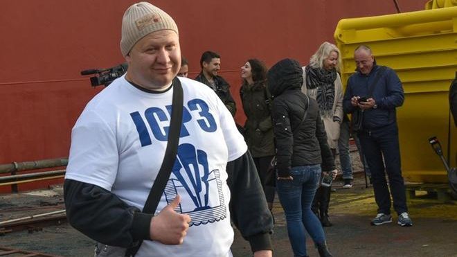 Українець протяг зубами по воді 600-тонний корабель: відео