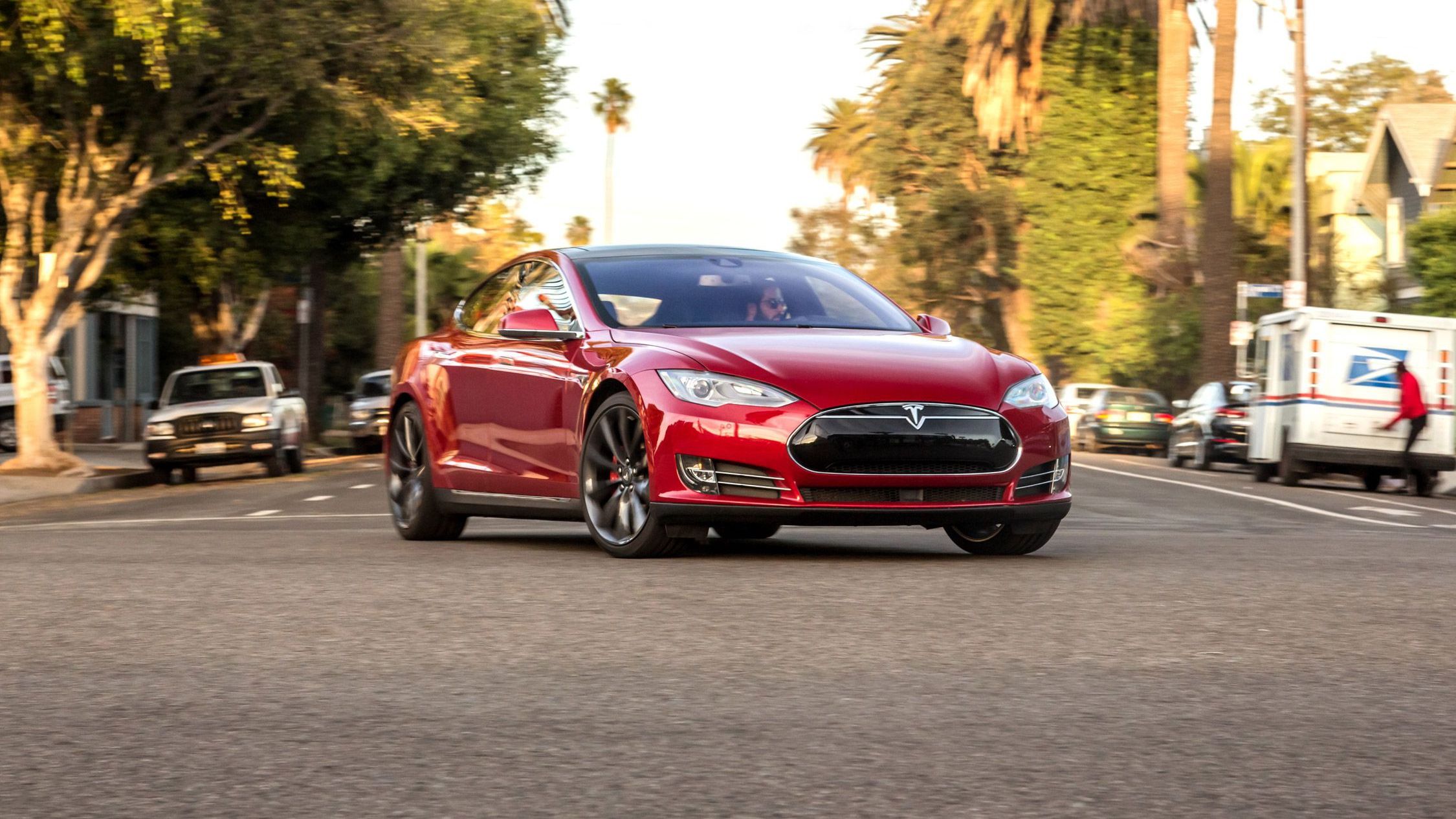 На відео потрапив момент злому і викрадення Tesla Model S