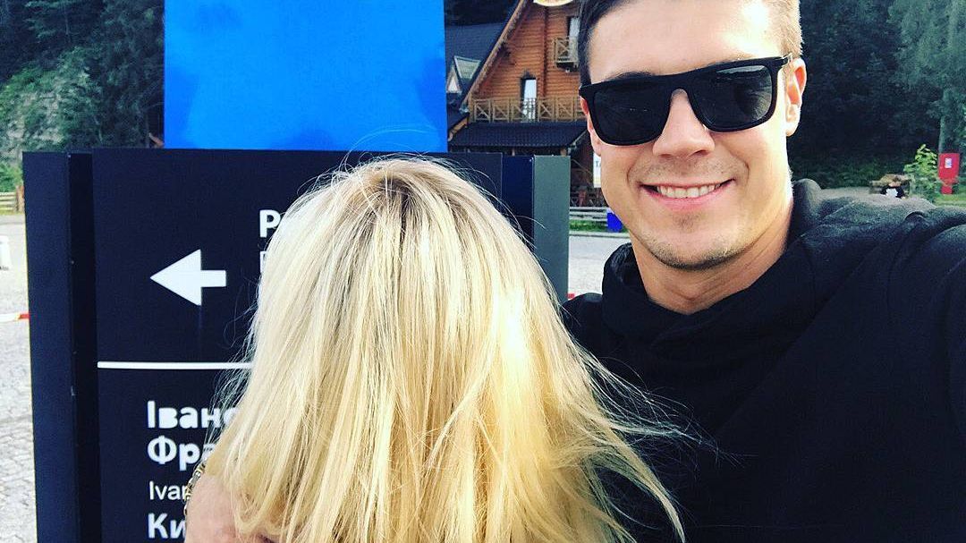 Екс-холостяк вирішив показати свою новоспечену дружину - фото 1