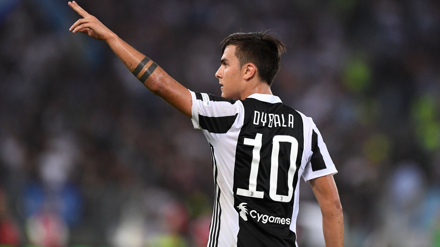 Дібала, напевно, не звернув увагу на одну деталь при публікації знімка - фото 1