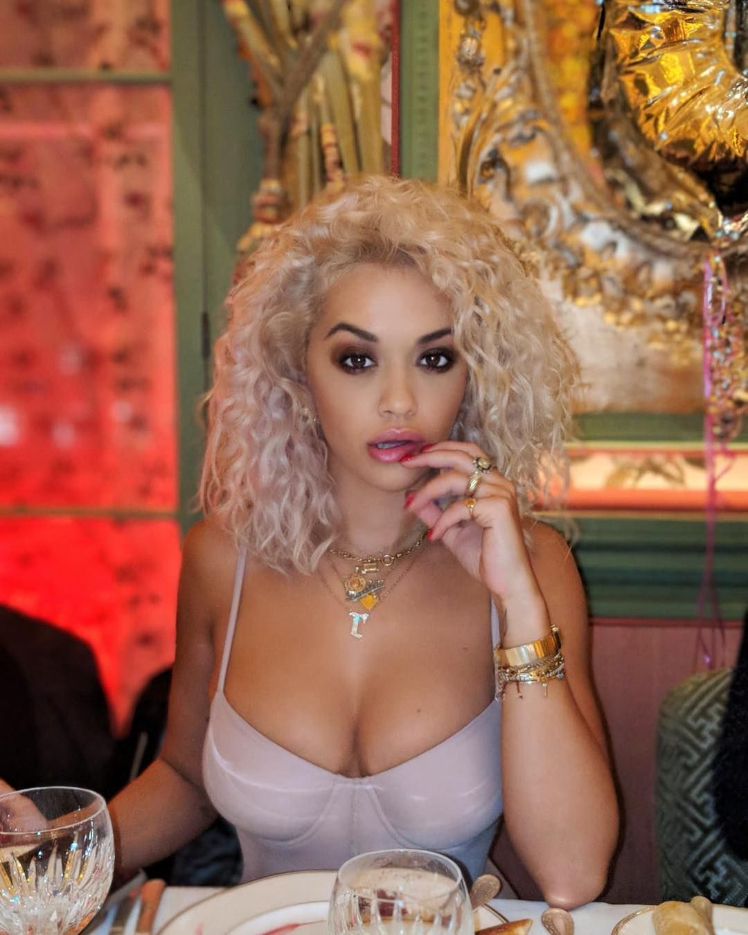 Ріта Ора зваблює фанатів в Instagram