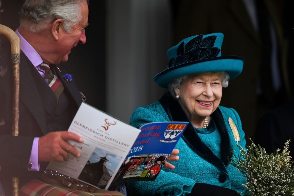 У Єлизавети II виявили штучну руку, і ось для чого вона