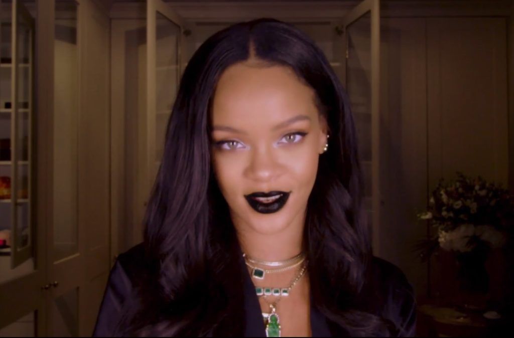 Rihanna показала, як зробити красивий макіяж на Хелловін