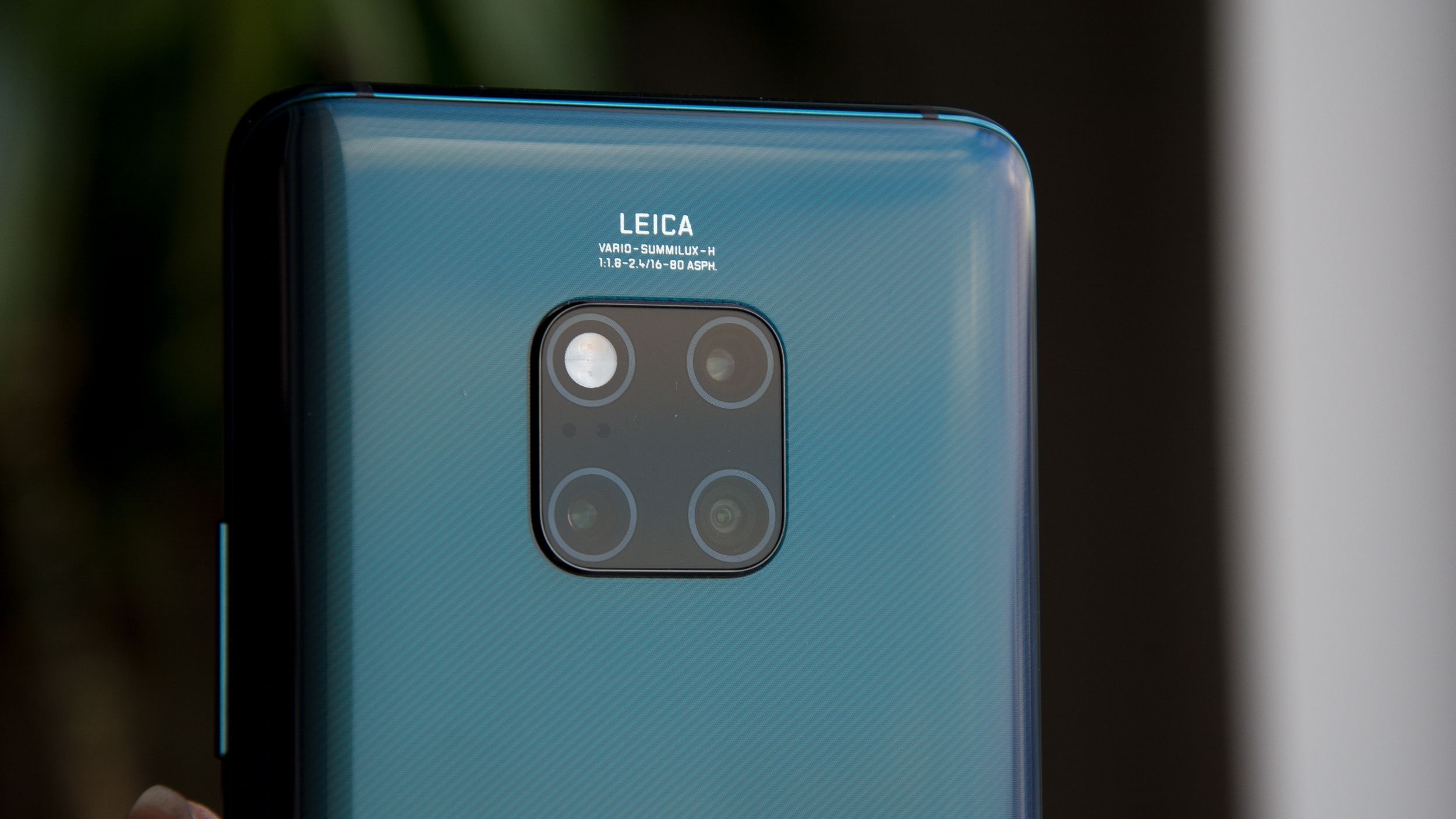 Можливості камери Huawei Mate 20 Pro порівняли з флагманами Apple і Samsung