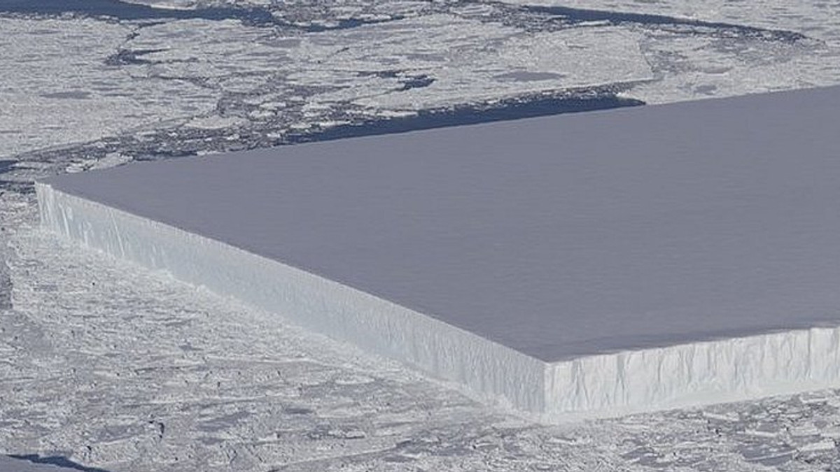 Унікальний прямокутний айсберг - фото 1