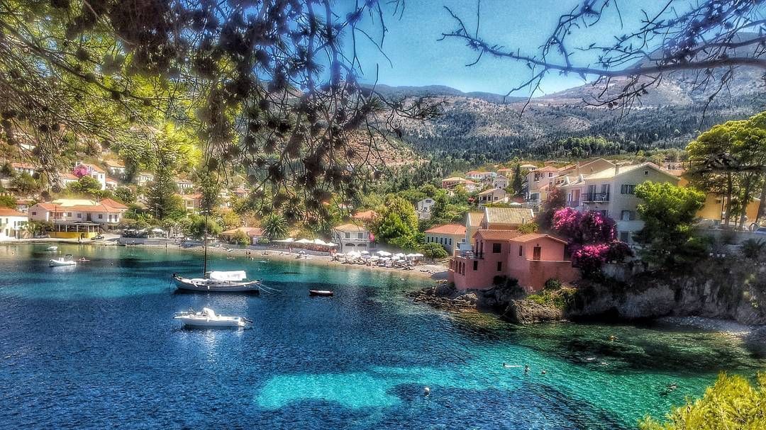 Так виглядає одне з мальовничих сіл Греції