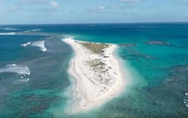 Гавайський острів зник з лиця землі після урагану: фотофакт