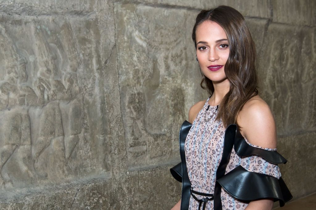 Тендітна Алісія Вікандер знялася для кампейну Louis Vuitton