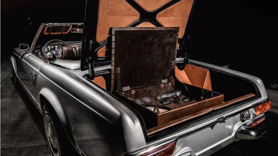 У мережі показали Mercedes з унікальним шкіряним салоном