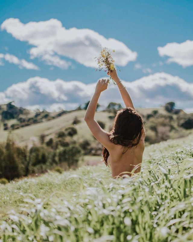 Чуттєві жінки у звабливих образах - фото 282699