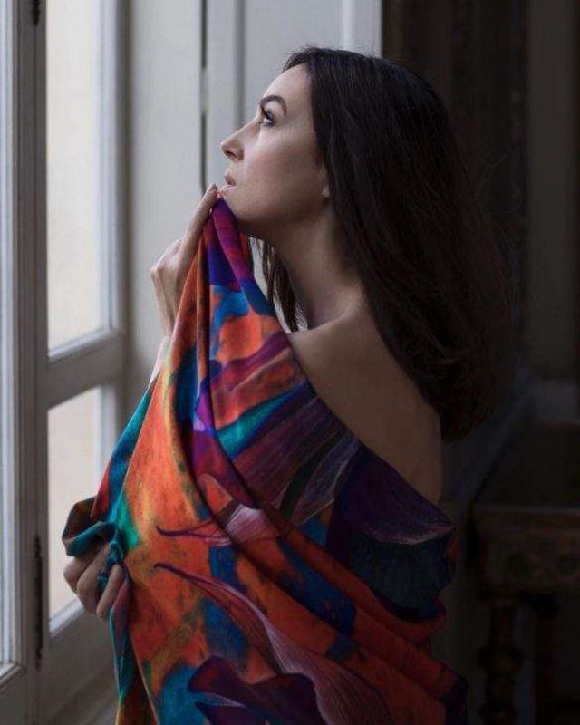 54-річна Моніка Беллуччі вразила пікантною фотосесією- фото 279314