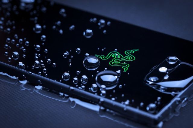 Razer Phone 2 - фото 281602