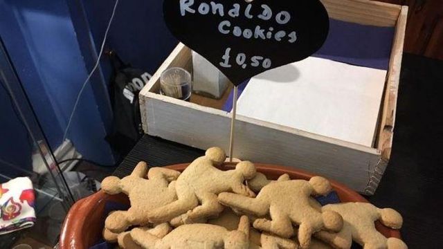 На честь Роналду: в Англії продають еротичне печиво- фото 283047