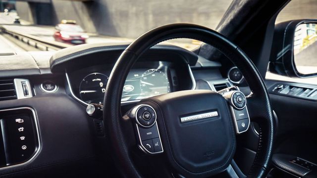 Безпілотний Range Rover - фото 282249