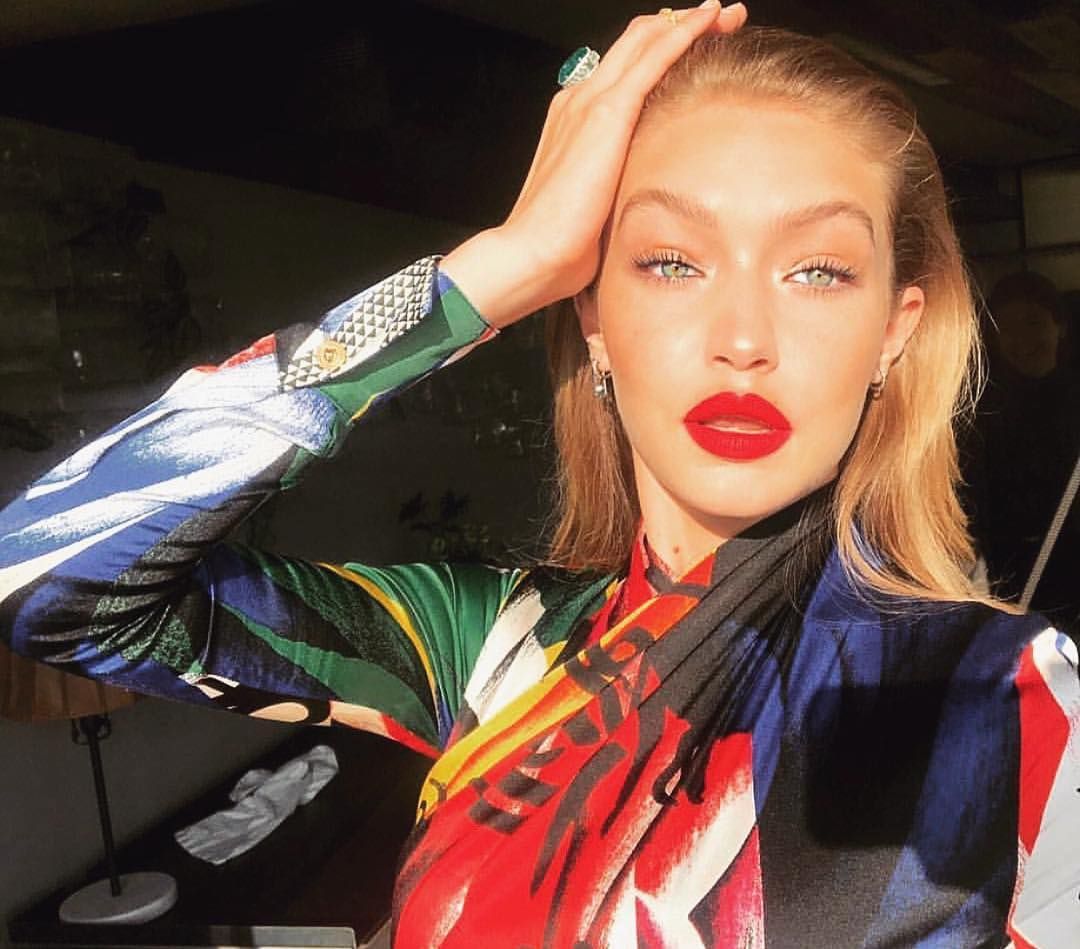 Джіджі Хадід показала раніше неопублікувані фото для Vogue