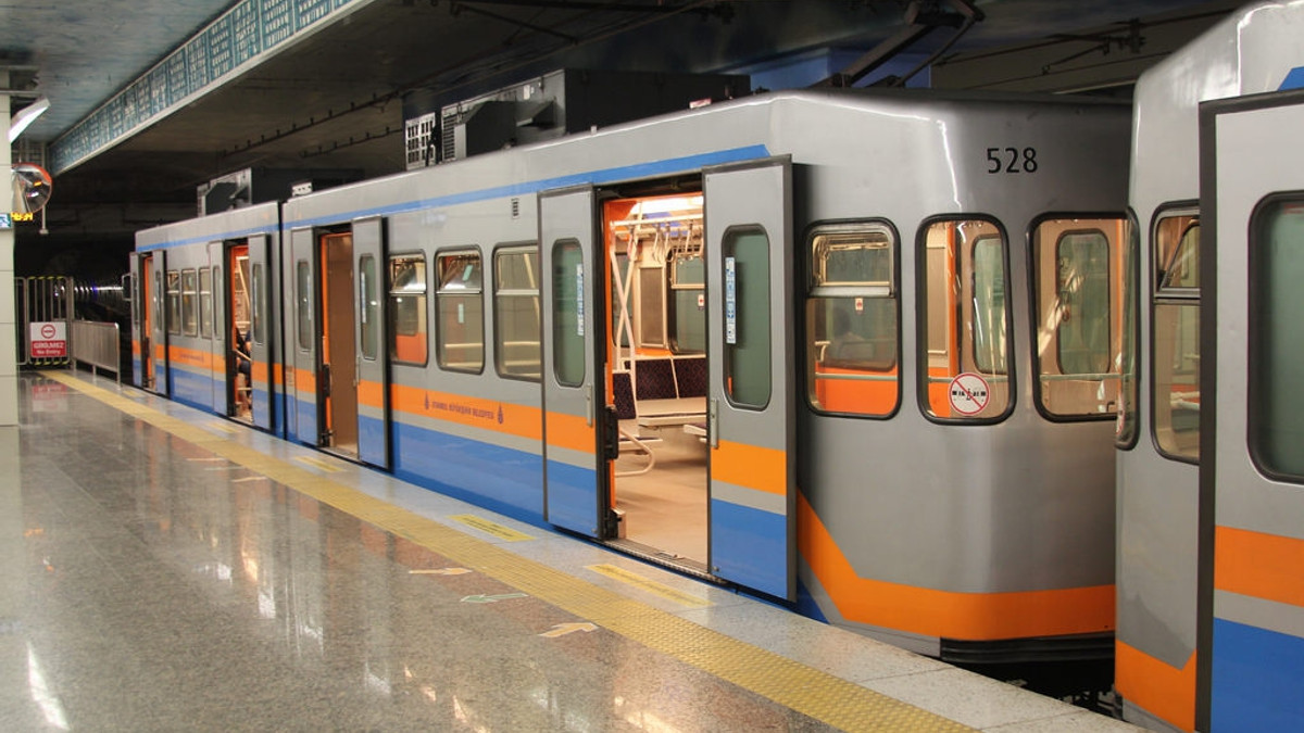 У стамбульському метро з'явився альтернативний варіант оплати проїзду - фото 1
