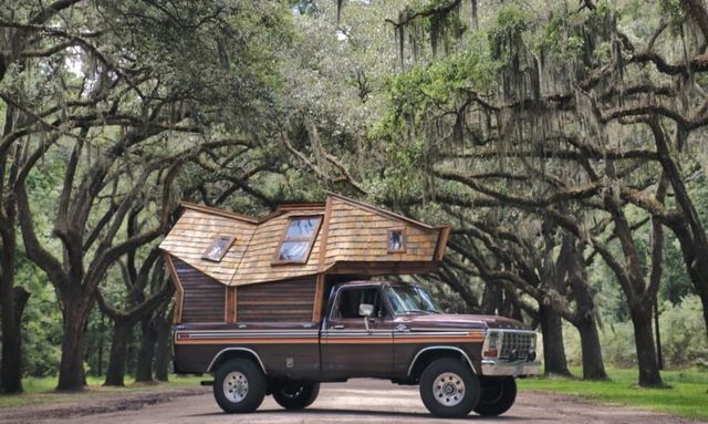 Старий пікам став будинком на колесах - фото 285188