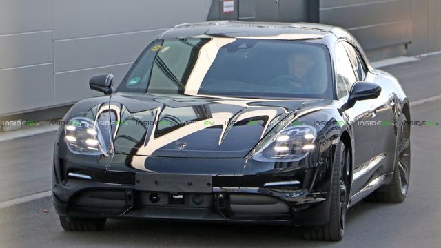 Електричний універсал Porsche Taycan - фото 283913