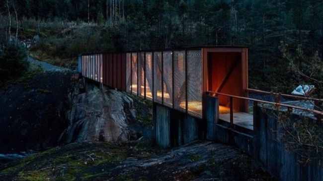 Архітектурний шедевр у лісовій глушині Норвегії: атмосферні фото