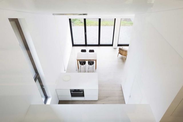 Затишний дім на березі озера - фото 279621