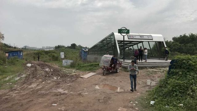 Найсамотніша станція метро - фото 283653