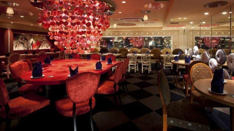 Аліса в країні див: створено унікальний ресторан за мотивами казки