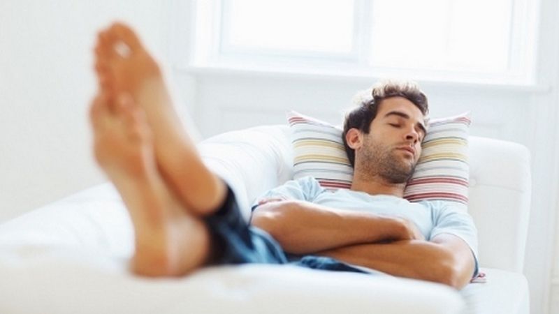 Чи корисно спати вдень дорослій людині