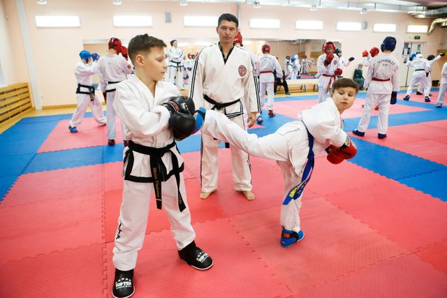 Тхеквондо теж спалює чимало калорій - фото 283481