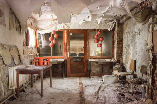 Залишені будівлі світу, в яких вирує життя - фото 281164