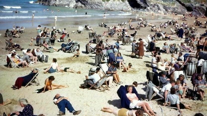 На знімку 1943 року виявили людину зі смартфоном