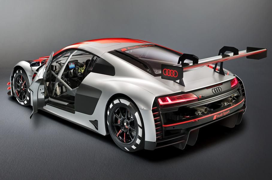 Новенька спортивна Audi R8 - фото 1