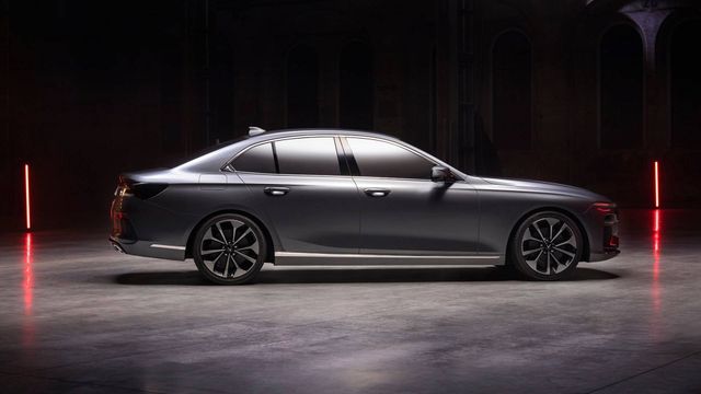 В'єтнамська марка VinFast представила седан і кросовер у Парижі - фото 279900