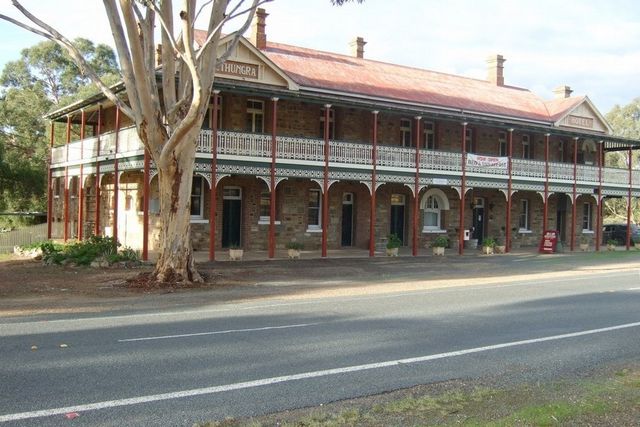 Готель в Австралії продають всього за 100 доларів - фото 289583