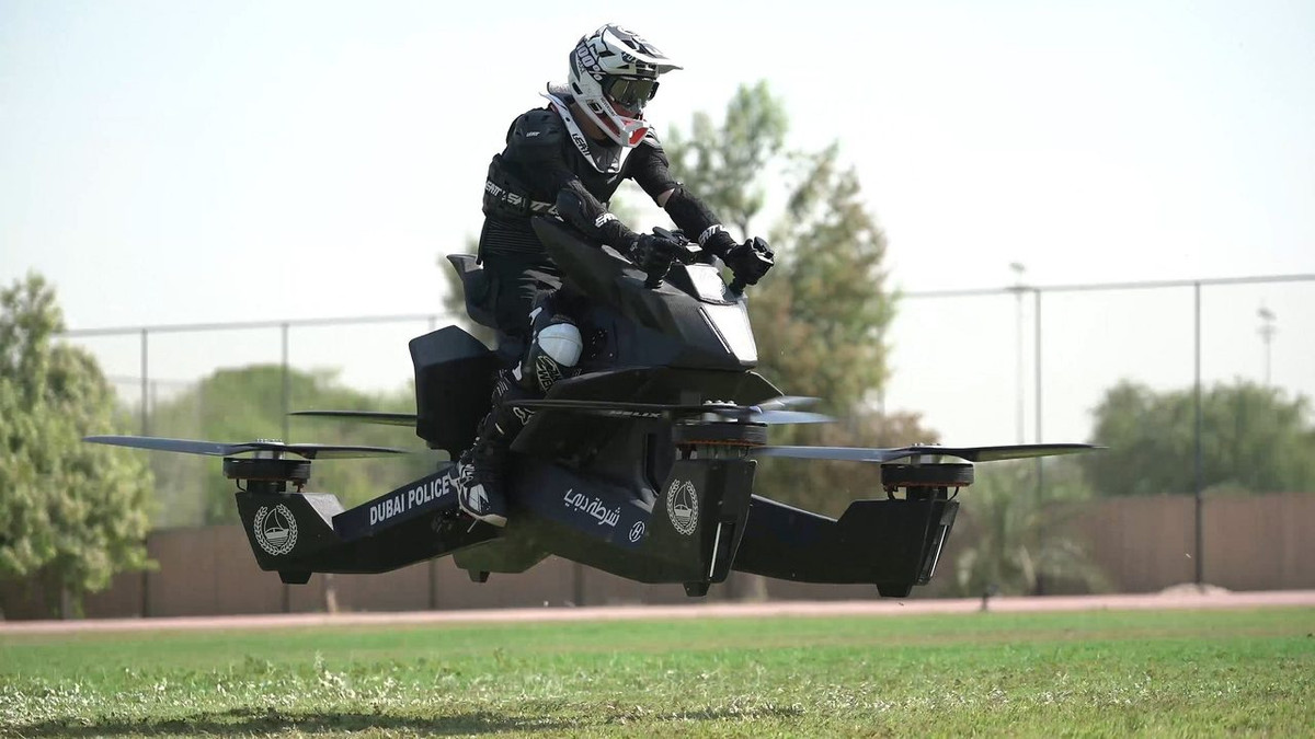 Поліцейські Дубая отримали перший літаючий мотоцикл - фото 1