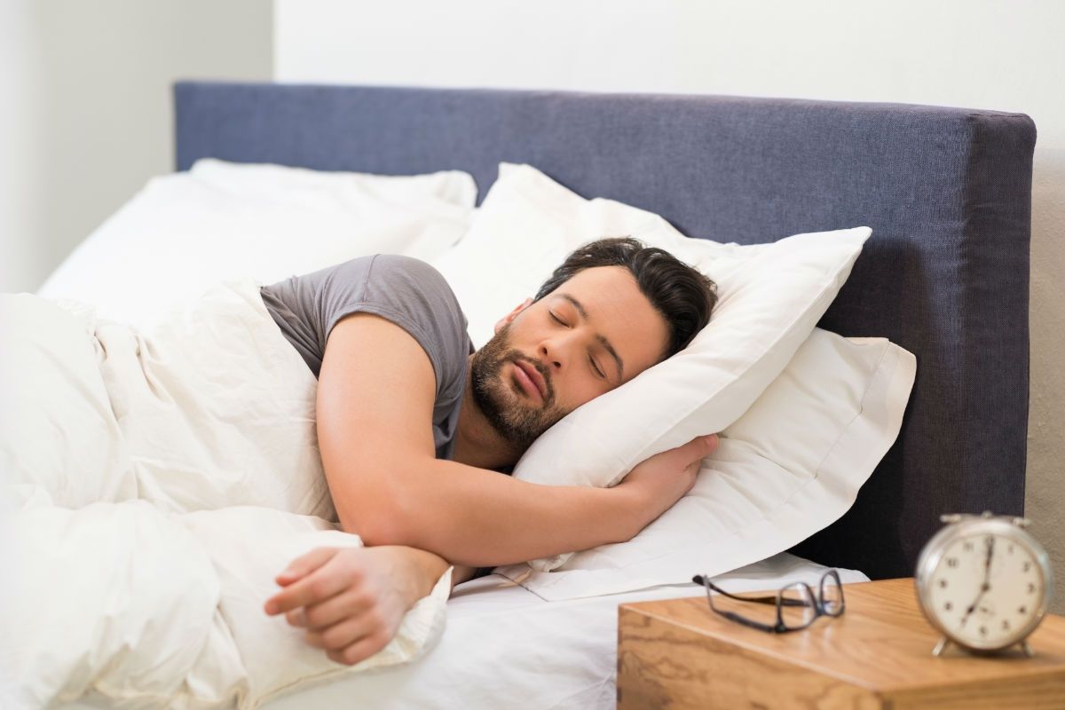 Науковці назвали метод, який допоможе побороти безсоння