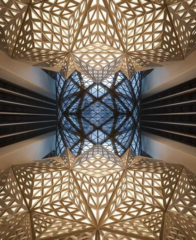 У Китаї відкрили готель за проектом Захи Хадід: вражаючі фото - фото 287098