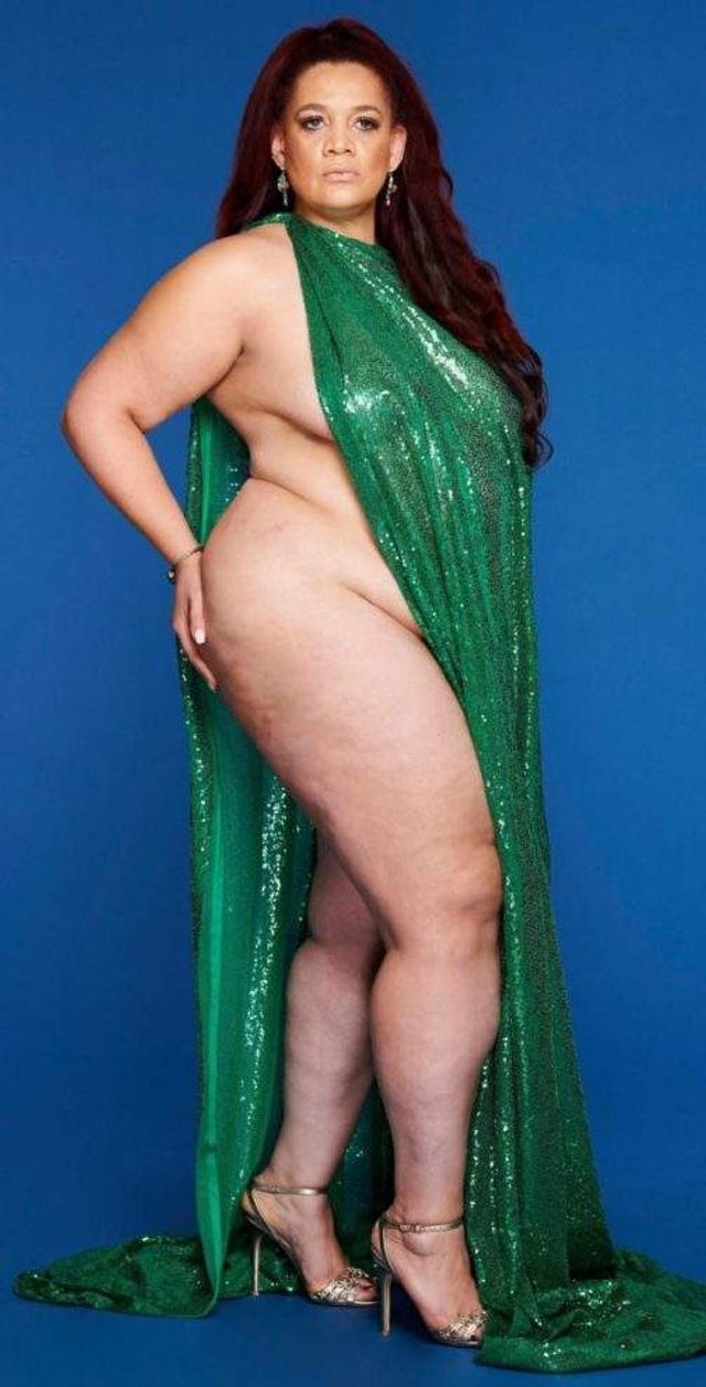 Звичайні жінки повторили провокаційне фото Джей Ло - фото 287216