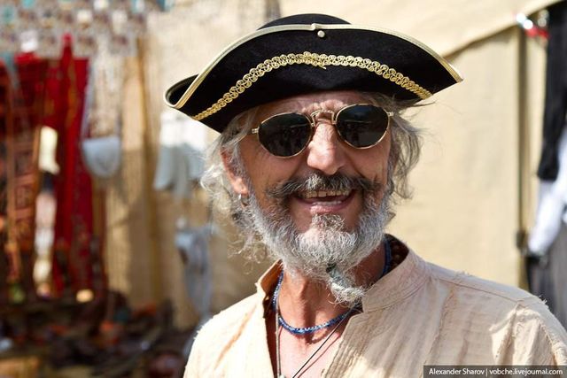 Так виглядає незвичайний ринок хіпі - фото 289337