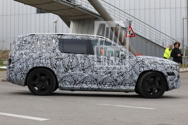 Фотошпигуни зняли на тестах новий Mercedes-Benz Maybach - фото 286726