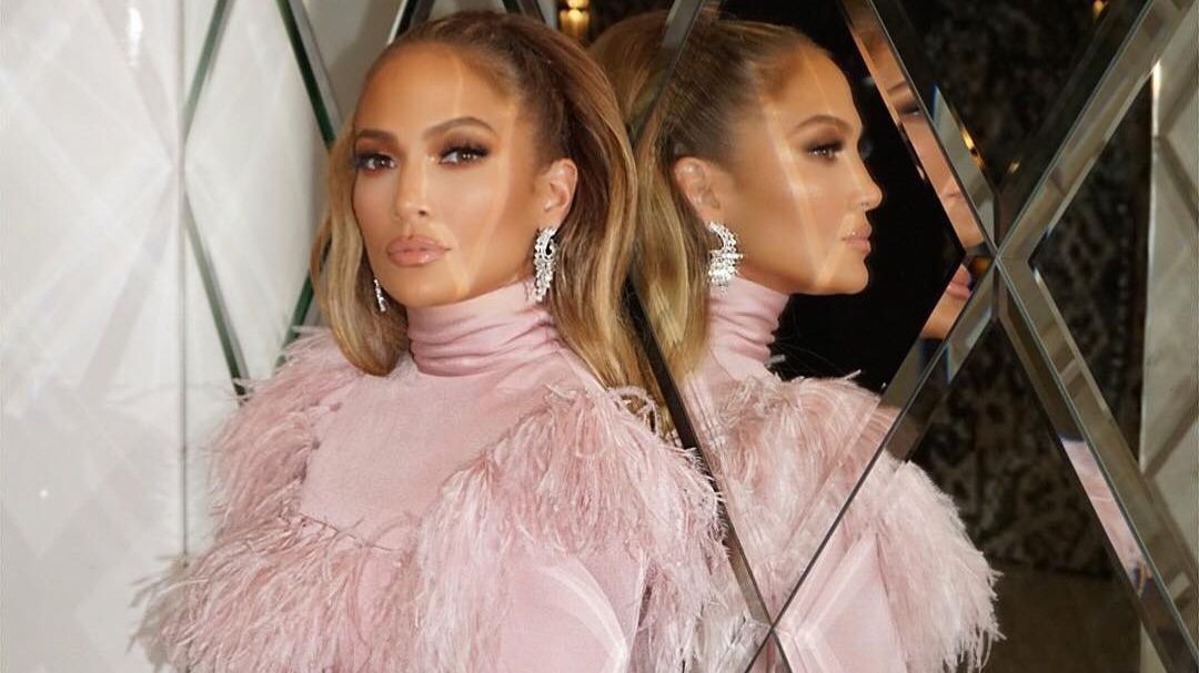 Звичайна жінка: Дженніфер Лопес без макіяжу показала свої будні