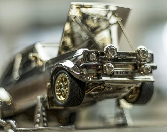 Ювелір виготовив точну копію ралійного Ford - фото 290075