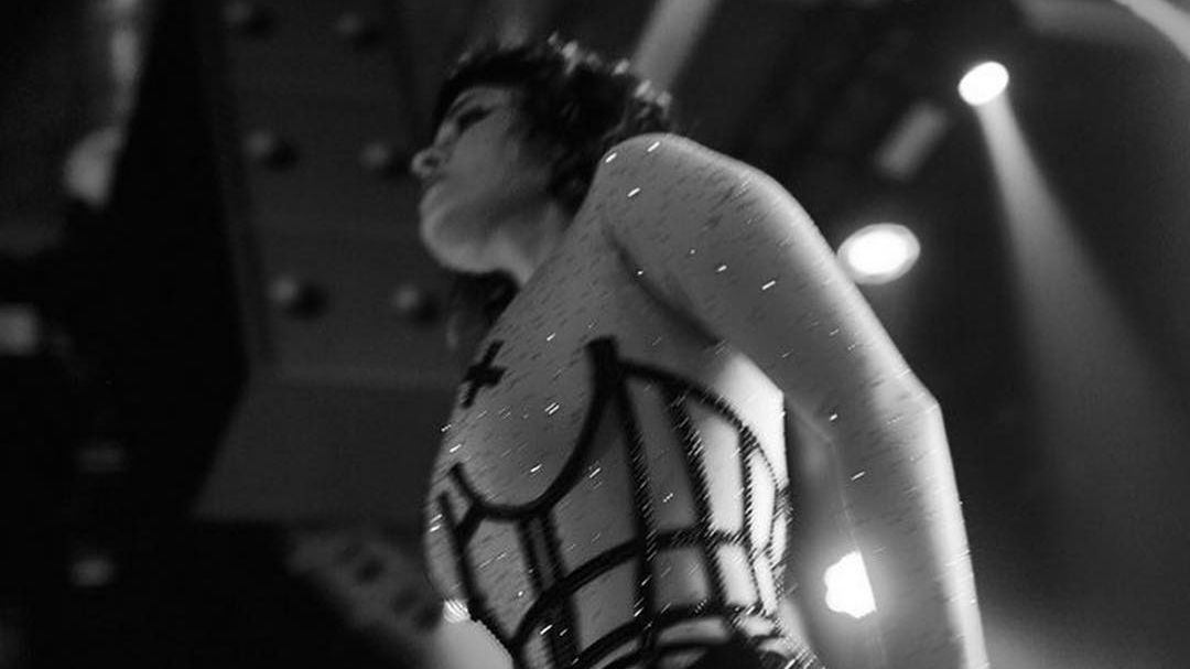 Даша Астаф'єва знялася повністю оголеною: фото 18+