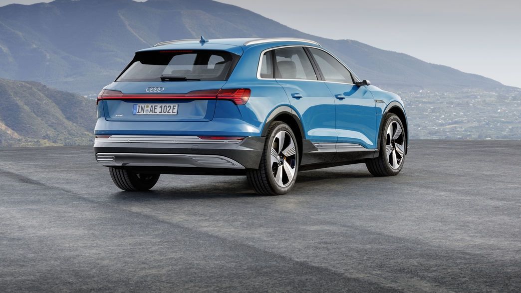 Audi показала перше фото електричного Q2 L e-tron